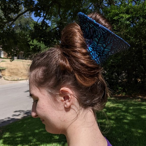 Blue Purple Flower Hair Crown - Picture 3 of 10